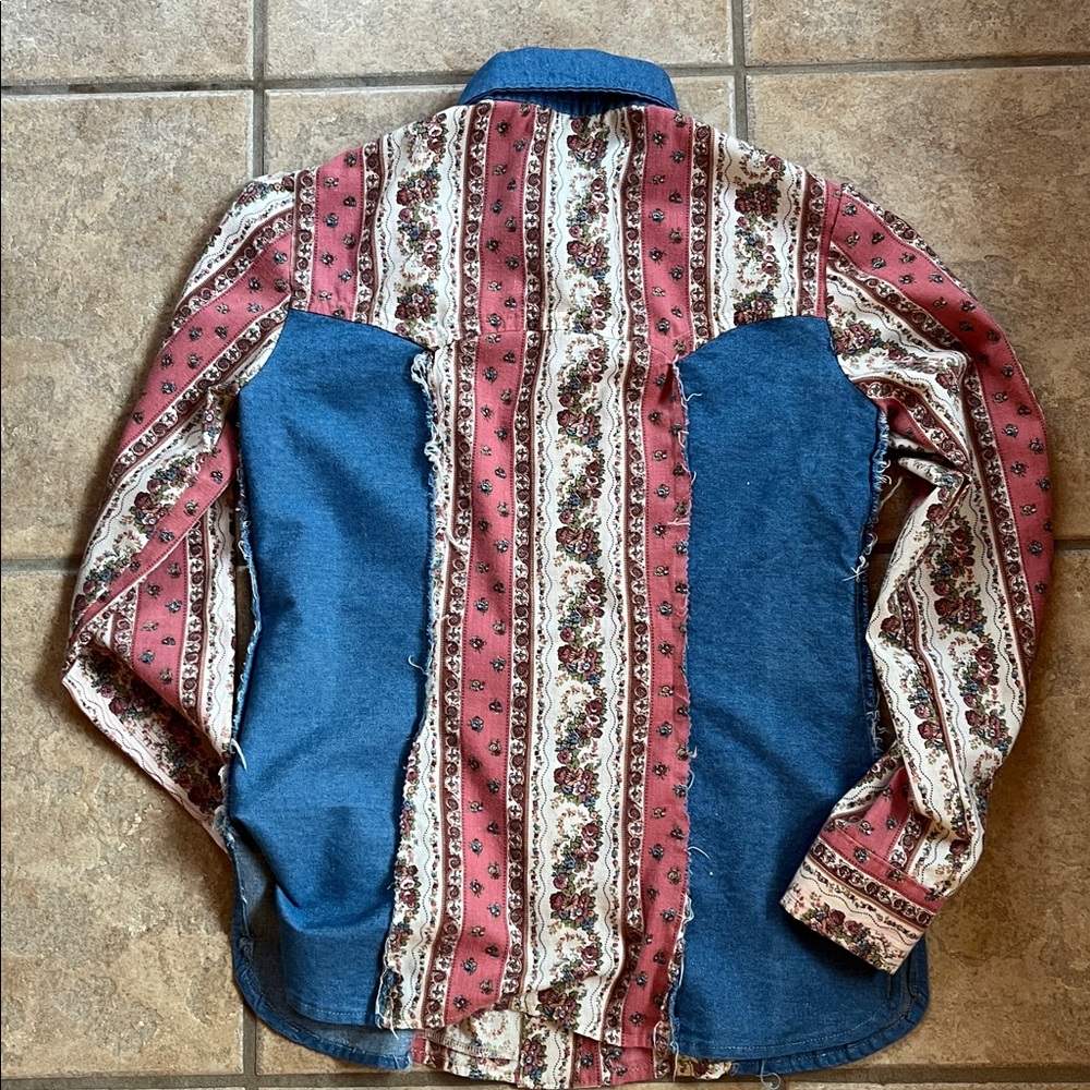 Vintage 1970’s Floral Patchwork Denim Western Shirt - Sz Small - Picture 11 of 14